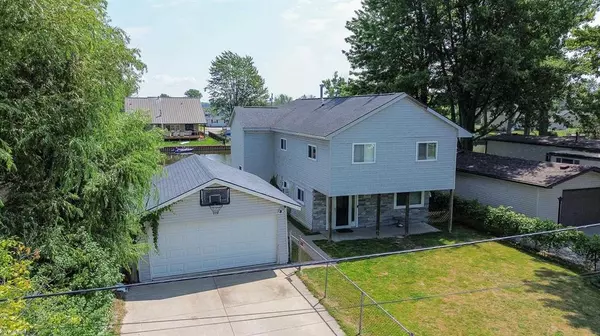 7454 Dyke Road, Algonac, MI 48001