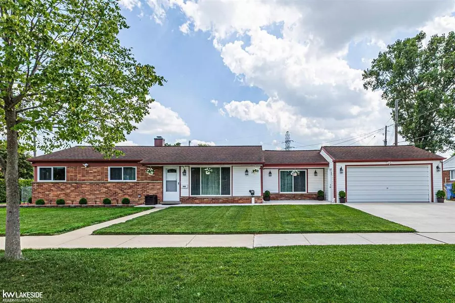 4840 Arden Avenue, Warren, MI 48092