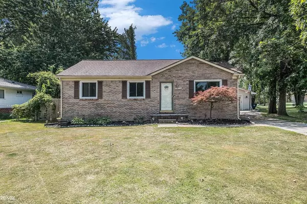 48075 Meadow Lane, Chesterfield Twp, MI 48051