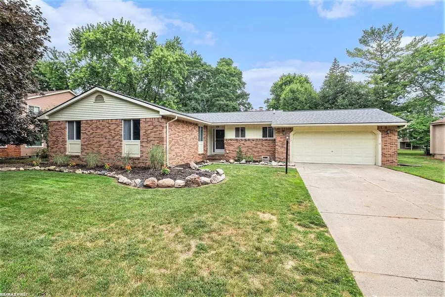 6423 Woodglen Drive, Independence Twp, MI 48346