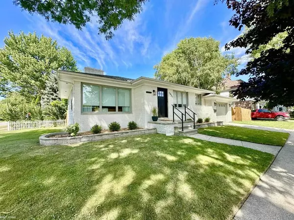 1437 McPherson Street, Port Huron, MI 48060