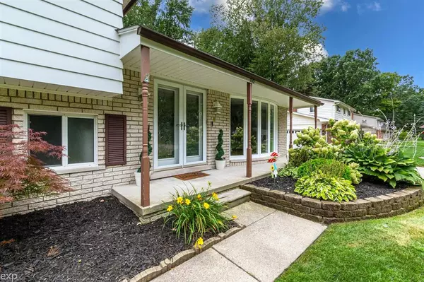 Shelby Twp, MI 48316,7112 Chatsworth Street
