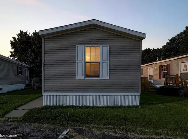 2028 Riverview Drive, St. Clair, MI 48079