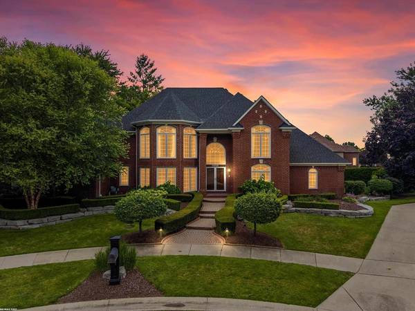 52376 Woodside Court, Shelby Twp, MI 48315