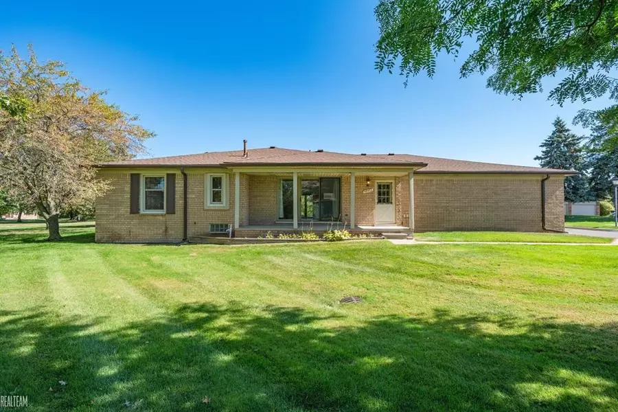 49453 Tarrytown Court, Shelby Twp, MI 48315