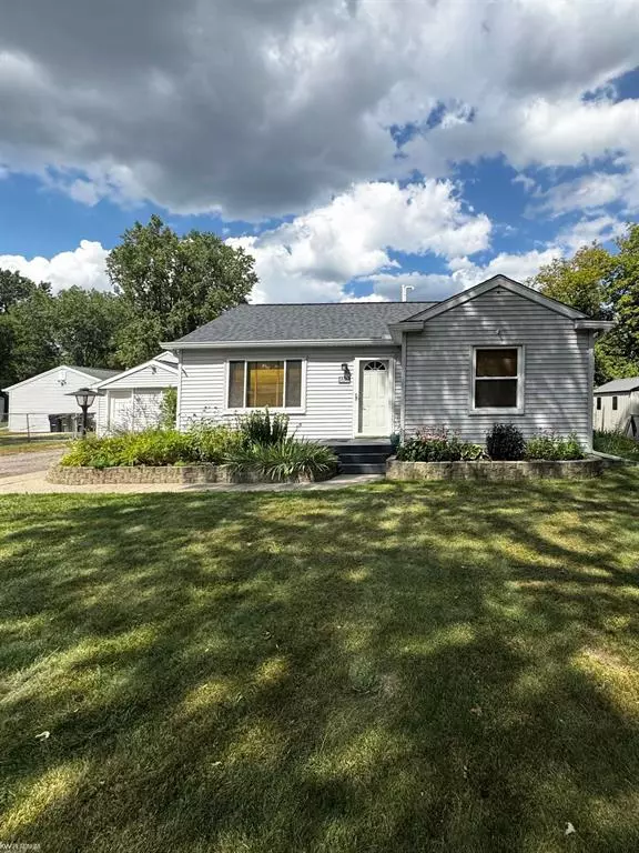 6161 Cotter Avenue, Sterling Heights, MI 48314