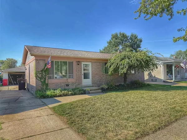 17350 E Pointe Street, Roseville, MI 48066