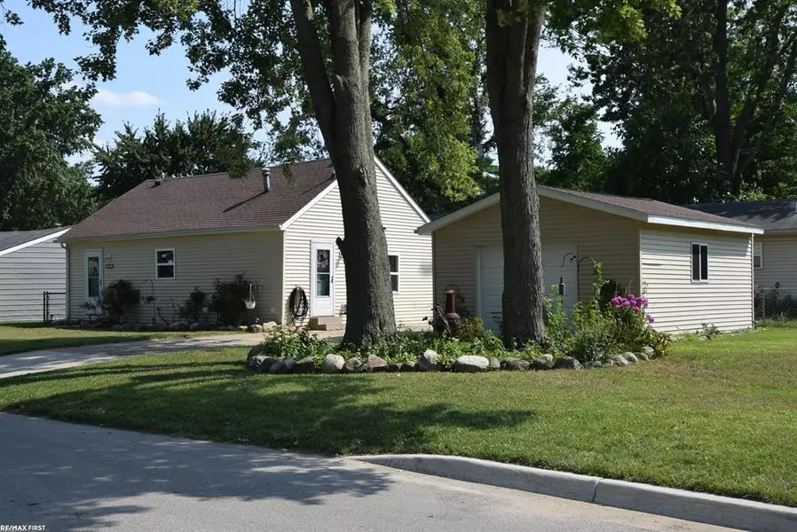 953 Robbins Drive, Algonac, MI 48001