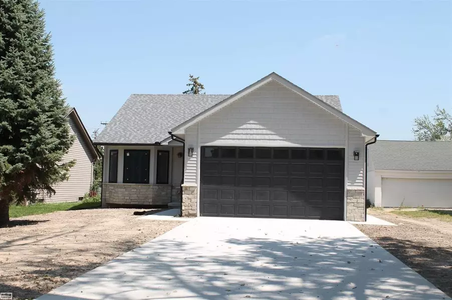 23439 Donaldson Street, Clinton Twp, MI 48035