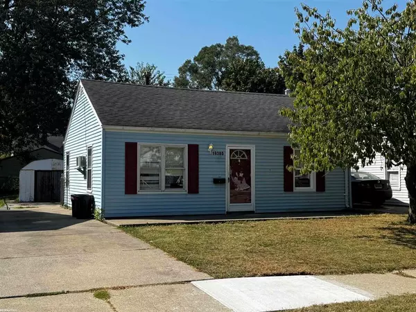 Harper Woods, MI 48225,19380 ROSCOMMON Street