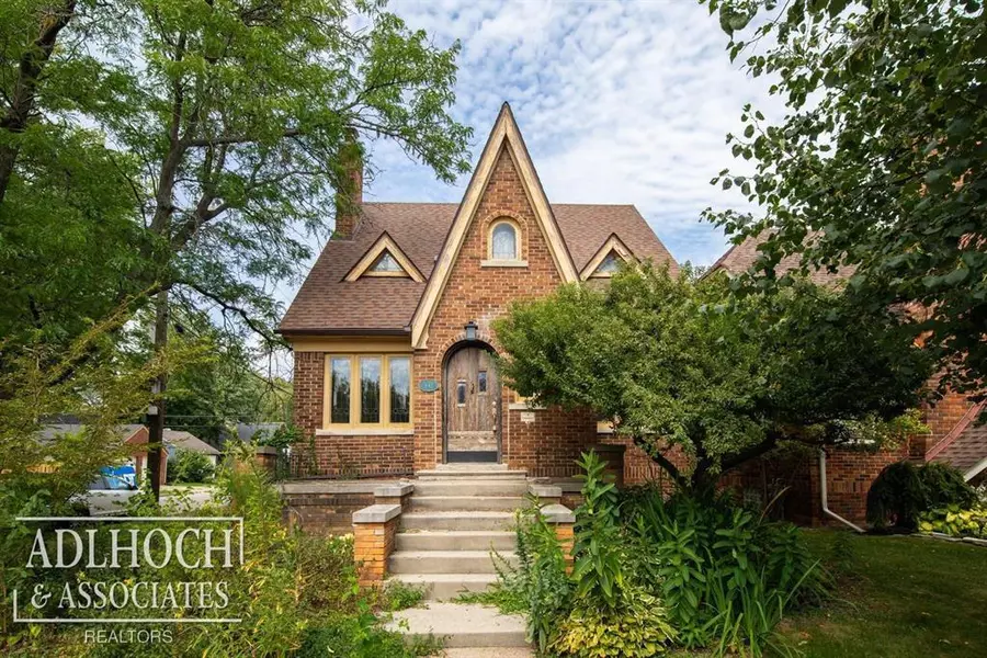 442 Manor Street, Grosse Pointe Farms, MI 48236
