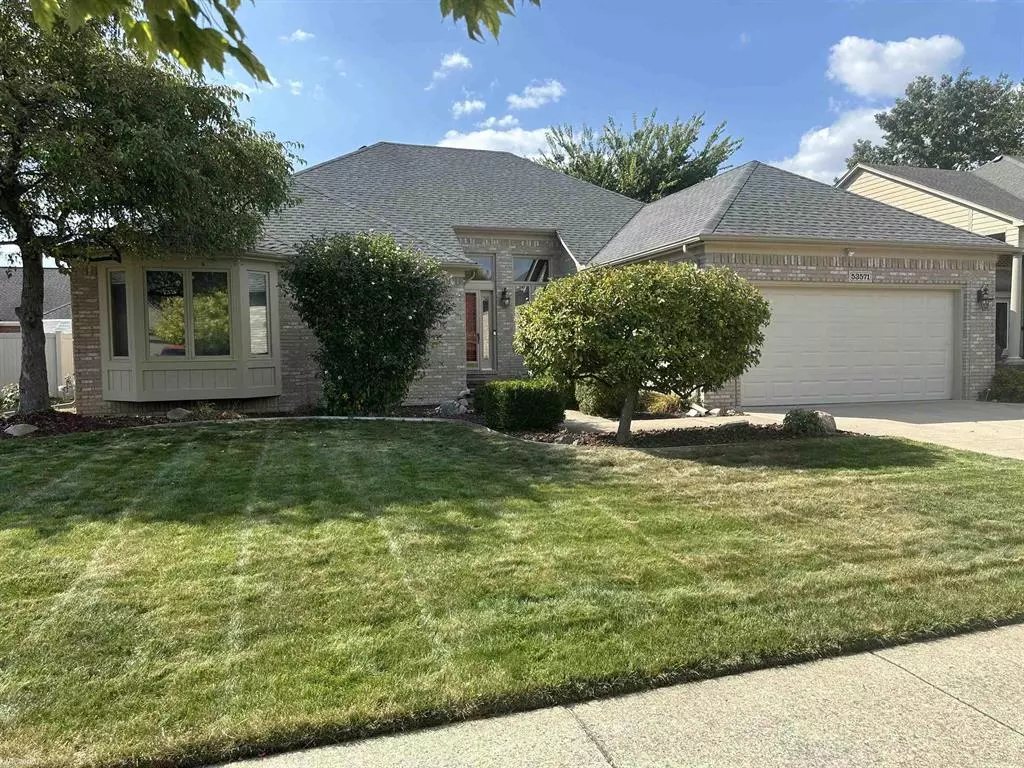 Macomb Twp, MI 48042,53571 Azalea Drive Drive