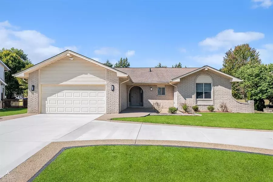 423 Silvervale Drive, Rochester Hills, MI 48309