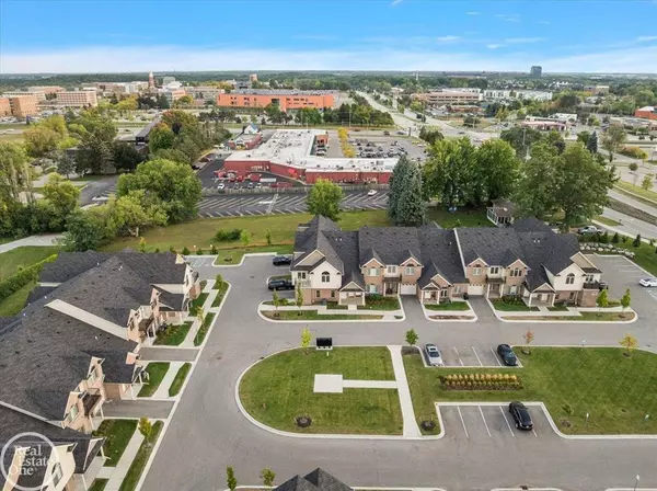 Auburn Hills, MI 48326,2904 Barrington Square Drive Unit #3L
