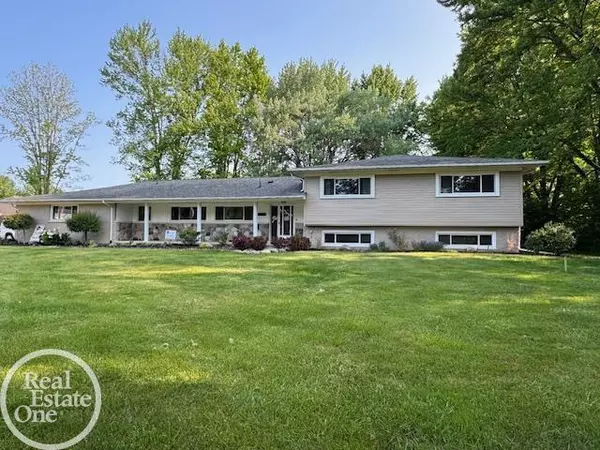 2403 E Square Lake Road, Troy, MI 48085