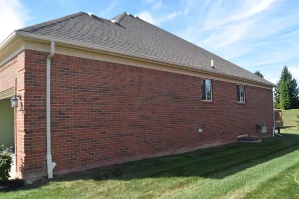 Macomb Twp, MI 48044,21761 Mary Rose Drive