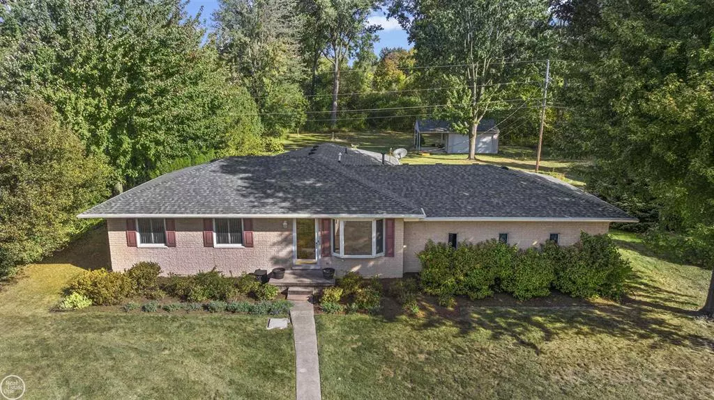 23353 Easy Street, Clinton Twp, MI 48036