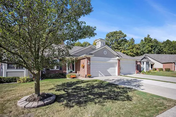 Chesterfield Twp, MI 48051,47215 Admirals Cove Lane 17