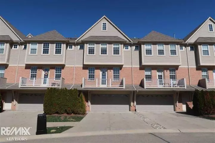 56619 Sunset Drive, Shelby Twp, MI 48316