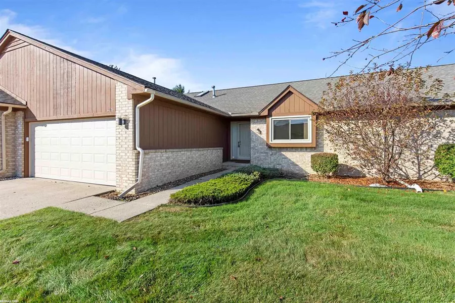 41175 Victoria Drive, Clinton Twp, MI 48038