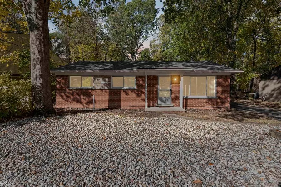 20582 Woodburn Drive, Southfield, MI 48075