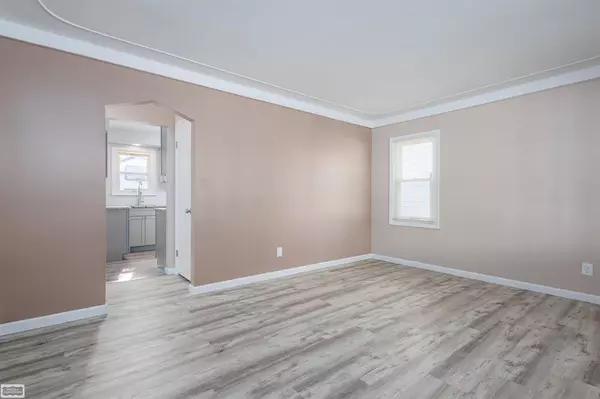 Roseville, MI 48066,19162 Eastland Street