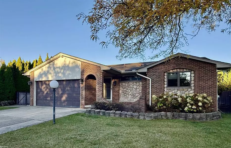 44340 Thunder Bay Drive, Clinton Twp, MI 48038