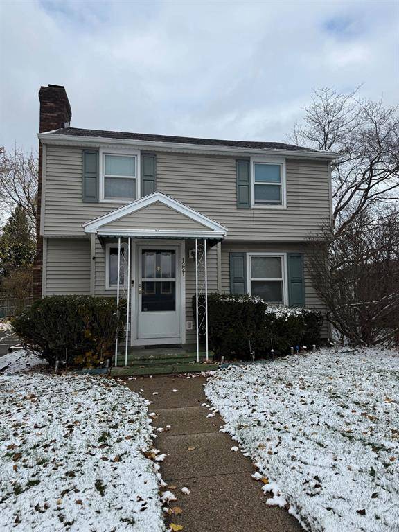 1221 Pershing Drive, Lansing, MI 48910