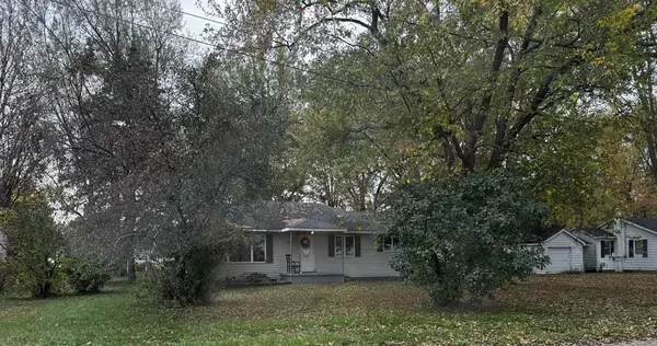 606 E SUMMIT Street, Breckenridge Vlg, MI 48615