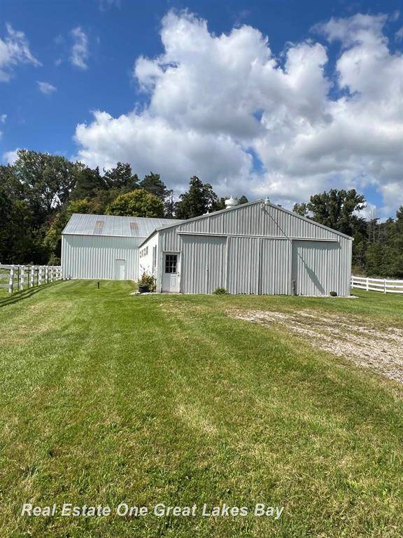 7285 N Five Mile Road, Hope, MI 48628