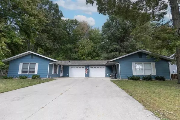 22 W Birchview Drive, Sanford Vlg, MI 48657