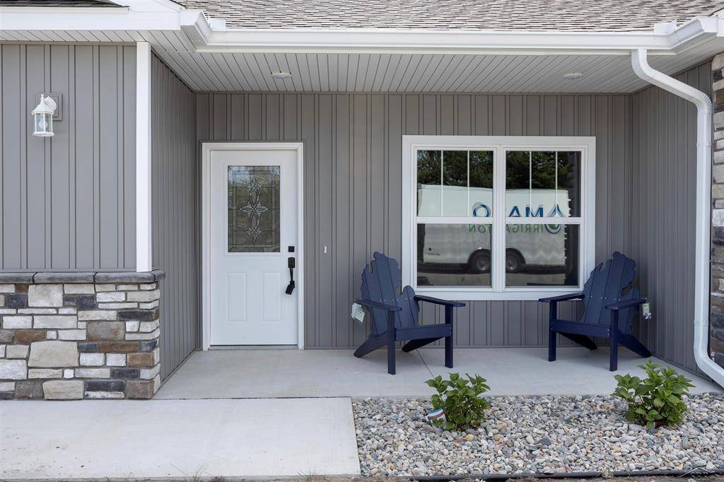 16 Cove Drive, Bay City, MI 48706