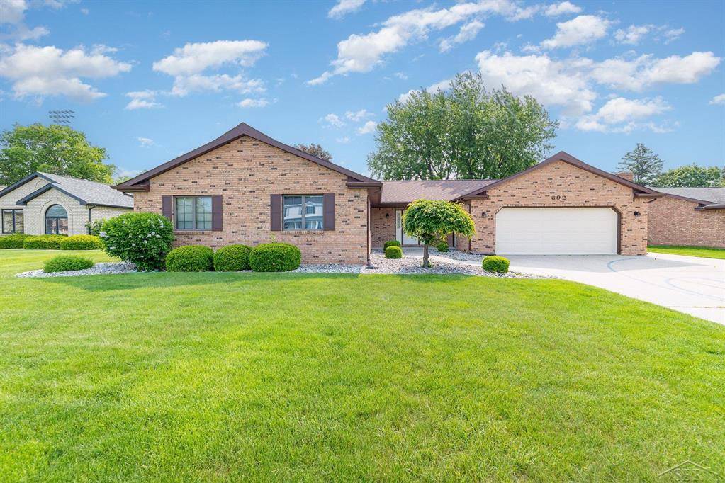 692 E Pilgrim Drive, Saginaw Twp, MI 48603
