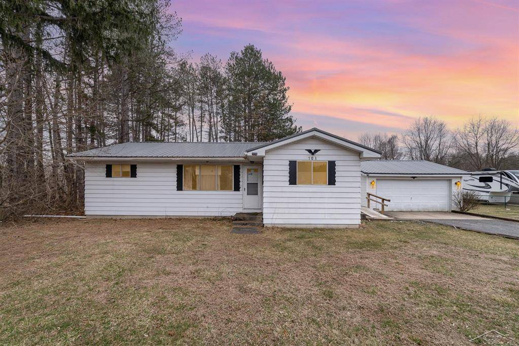 103 W Ludington Drive, Farwell Vlg, MI 48622
