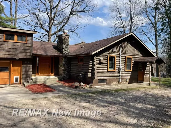 724 W Tobacco Ridge Trail, Edenville Twp, MI 48612