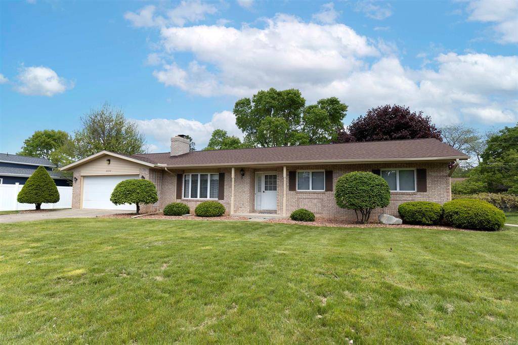 2826 Clairmount Drive, Saginaw Twp, MI 48603