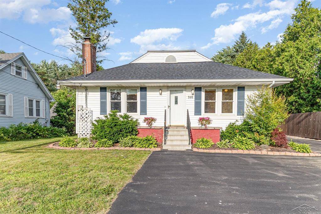 395 S Center Road, Saginaw Twp, MI 48638