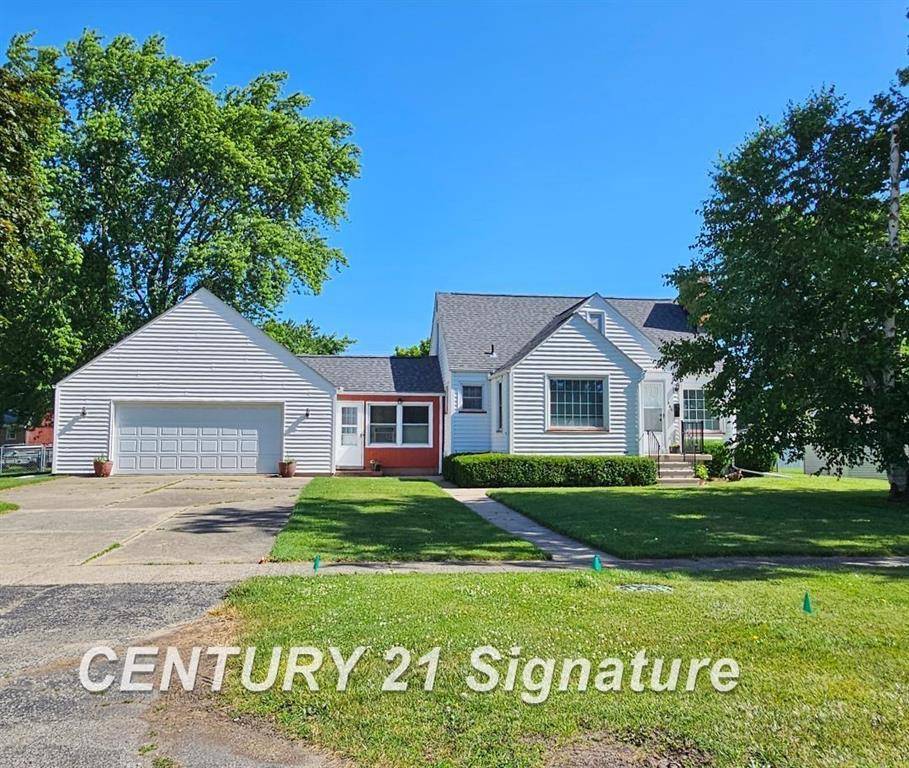 506 Meadowlawn Street, Carrollton Twp, MI 48604