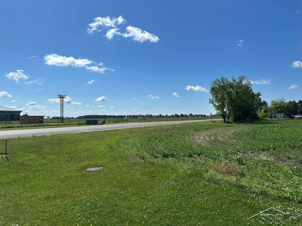 8000 Garfield Road, Tittabawassee Twp, MI 48623