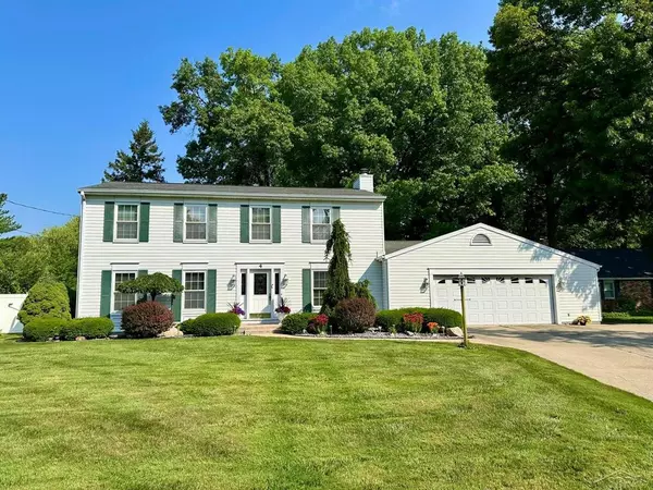 4 Five Oaks Drive, Saginaw Twp, MI 48638