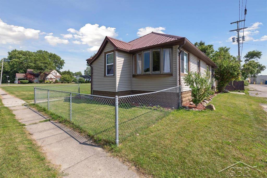 Pinconning, MI 48650,413 W 4th Street