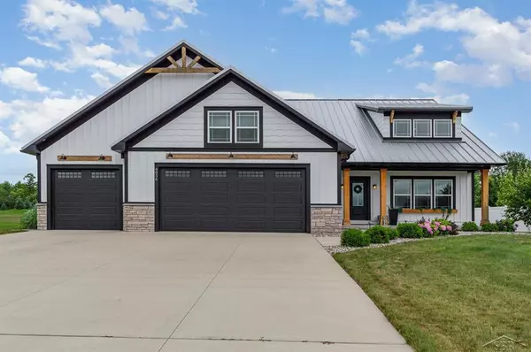 9036 Prairie View Court, Tittabawassee Twp, MI 48623