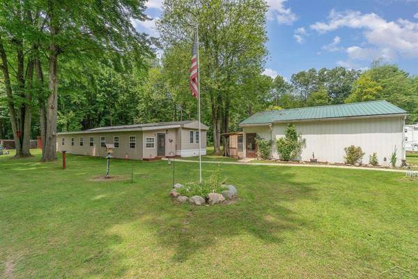 4535 N Corey Lane, Coleman, MI 48618