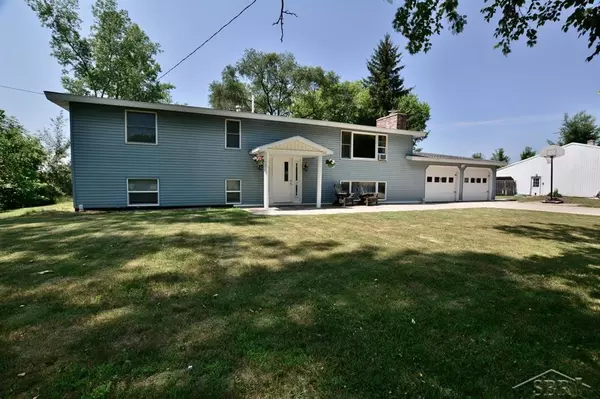 6381 Middle Road, Hope Twp, MI 48628