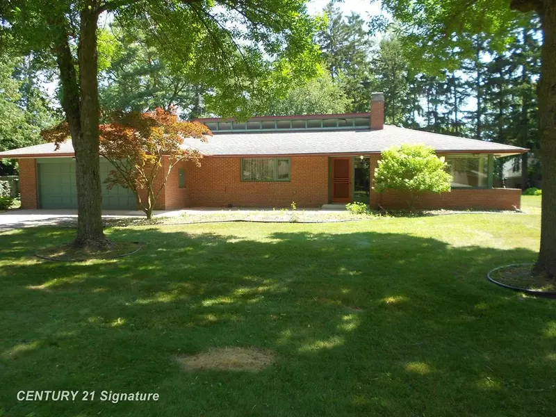 41 Benton Road, Saginaw Twp, MI 48602