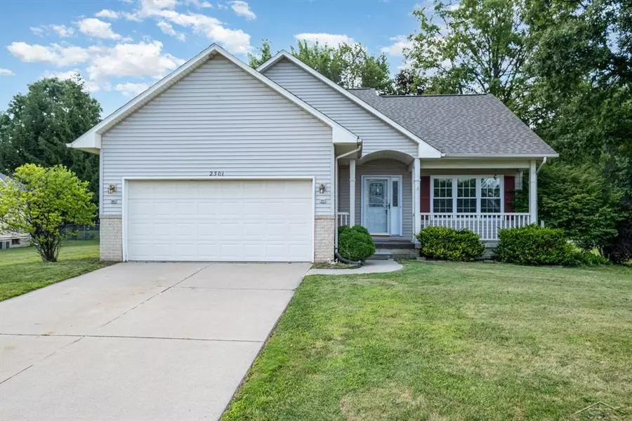 2301 Forest Creek, Burton, MI 48519