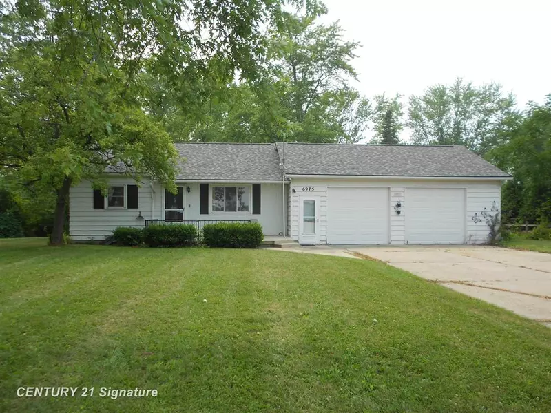 6975 Midland Road, Tittabawassee Twp, MI 48623
