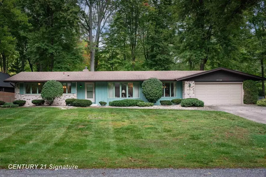 12160 Sanders Drive, Tittabawassee Twp, MI 48623