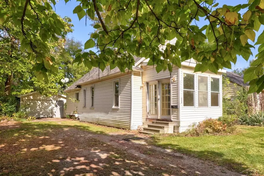 2523 E Holland Avenue, Saginaw, MI 48601