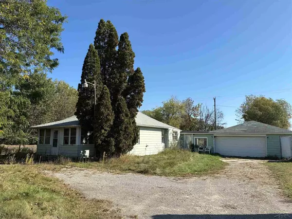 1671 River Road, Zilwaukee Twp, MI 48604
